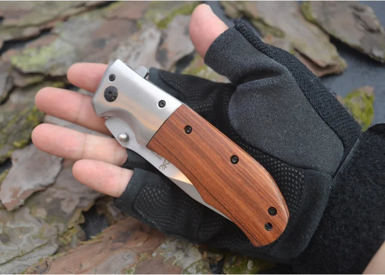 Outdoor Portable Folding Knife.